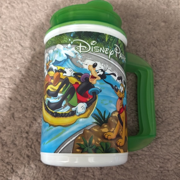 Disney parks rapid fill cups 💚🖤 - Picture 2 of 2